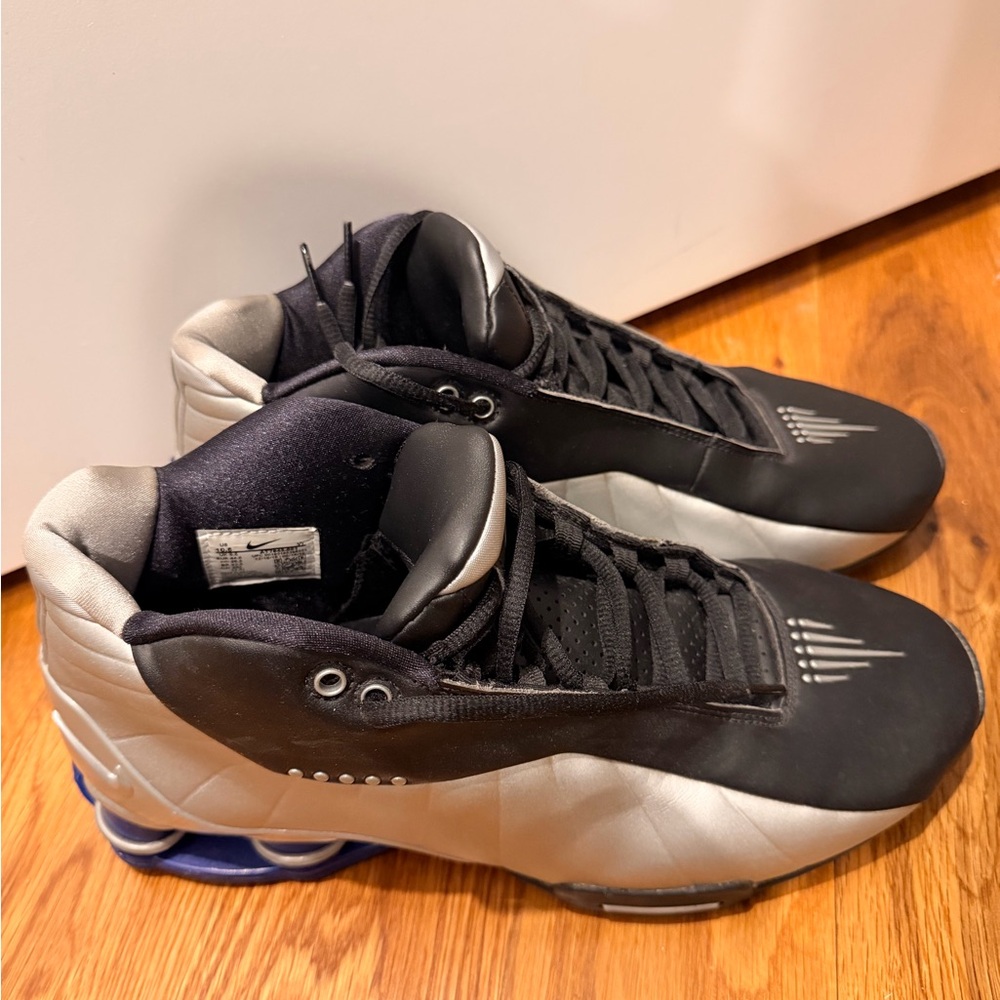 Nike Shox Sneakers Mens 12 BB4 Metallic Silver Vince Carter AT7843-001